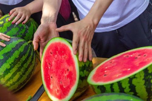 大学吃瓜湖北,大学里的湖北美食风云录