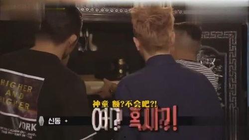 憋笑视频吃瓜,笑料横生！憋笑视频里的吃瓜盛宴